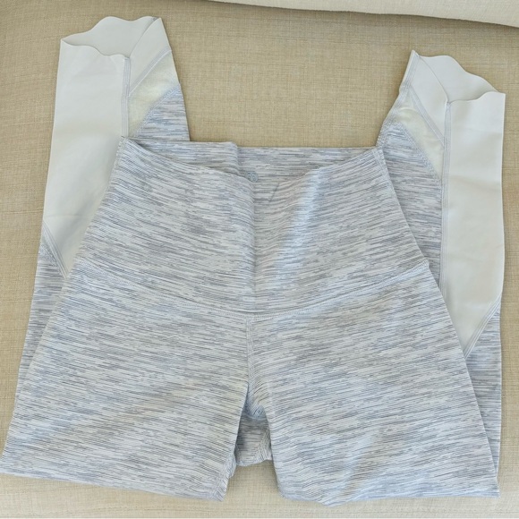 Lululemon Wunder Under Scallop Crop - Picture 7 of 10